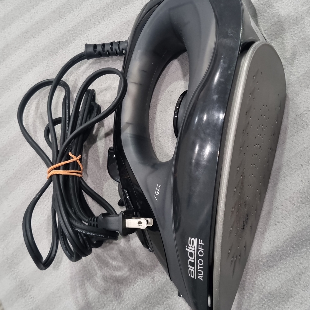 Andis Black and Silver Corded Steam Iron